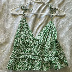Brand is Sim & Sam. Pretty green and white tank top with adjustable straps. ❤️